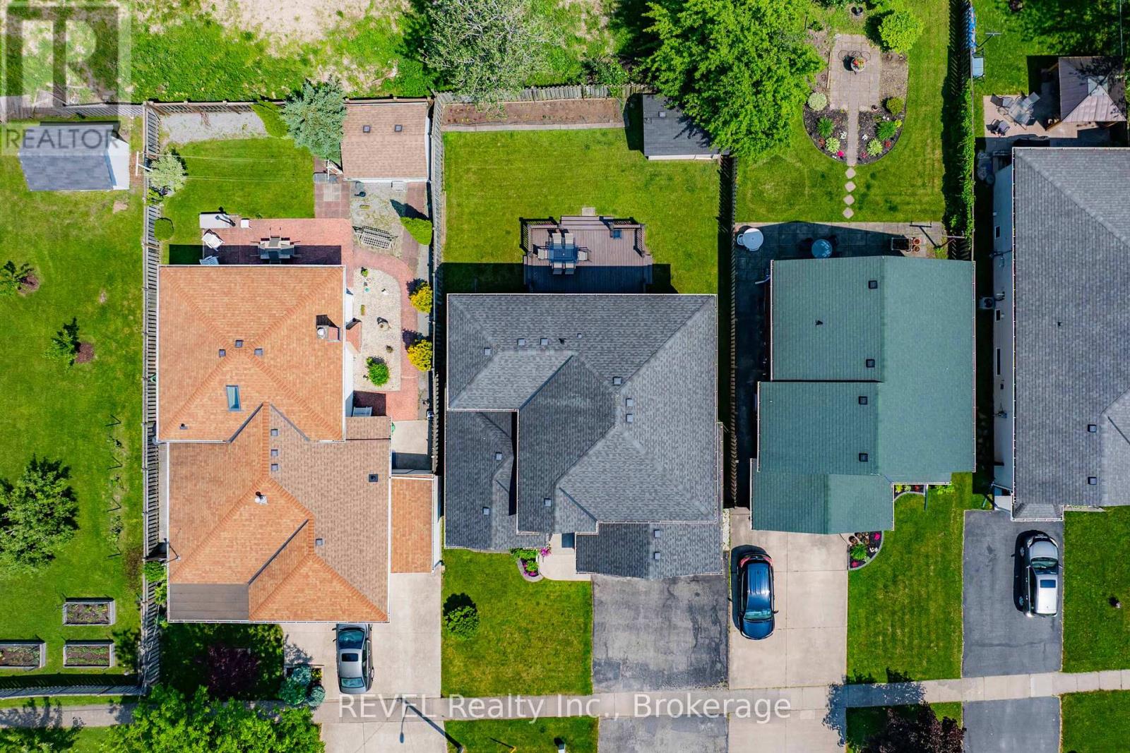 7930 Paddock Trail Drive, Niagara Falls, Ontario  L2H 1X2 - Photo 42 - X12205424