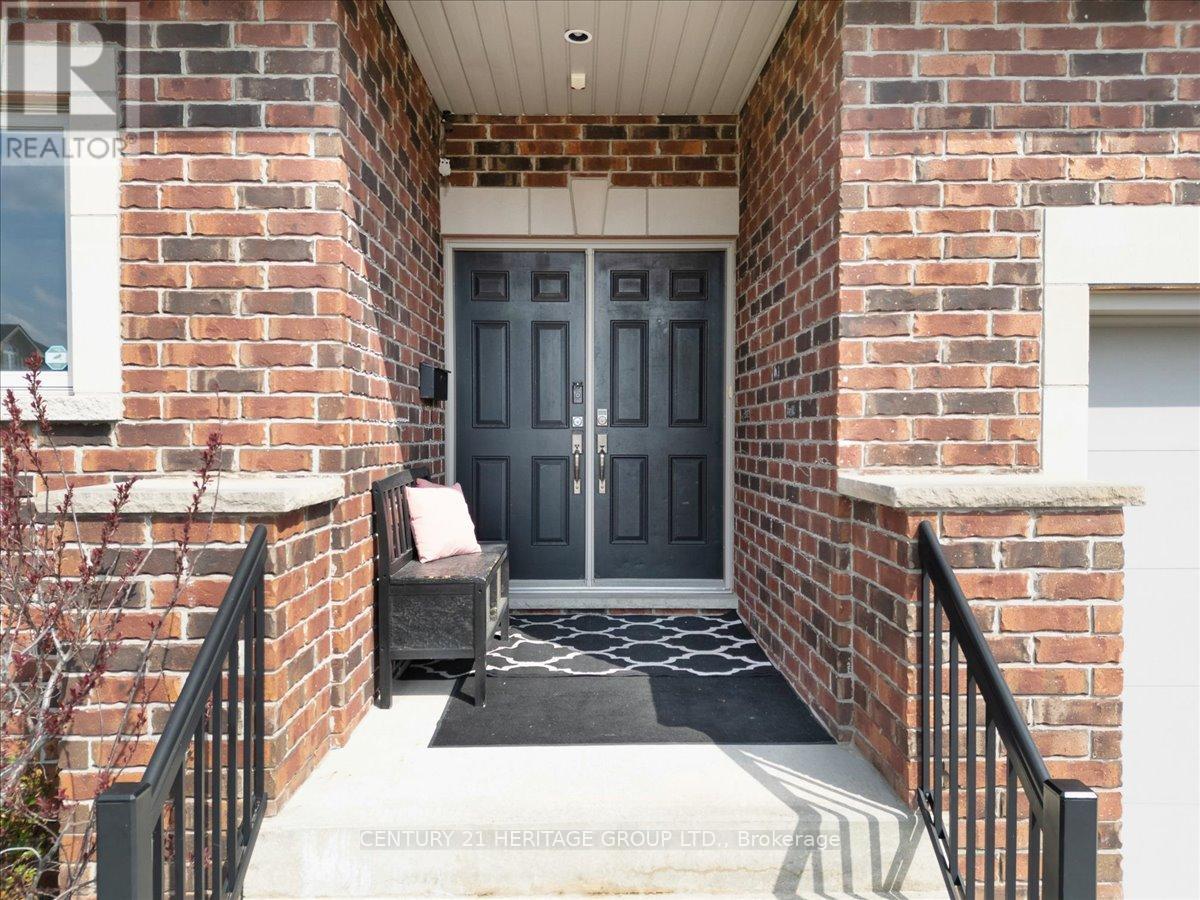 340 Old Mud Street, Hamilton, Ontario  L8J 3Z9 - Photo 2 - X12197092