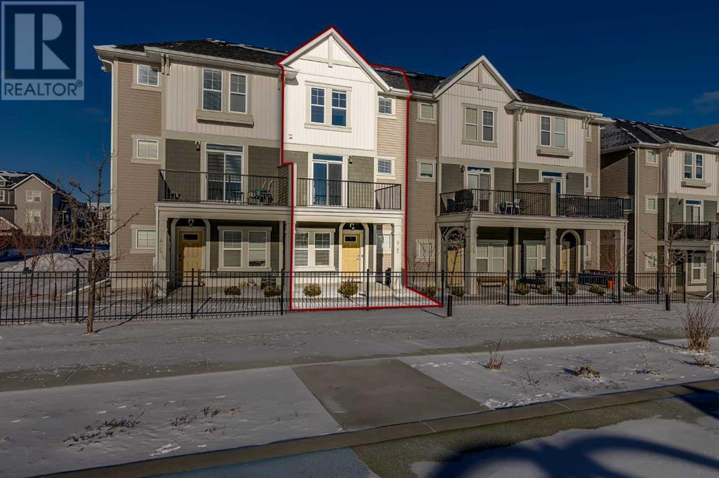 427 South Point Lane Sw, Airdrie, Alberta  T4B 5G8 - Photo 2 - A2189035