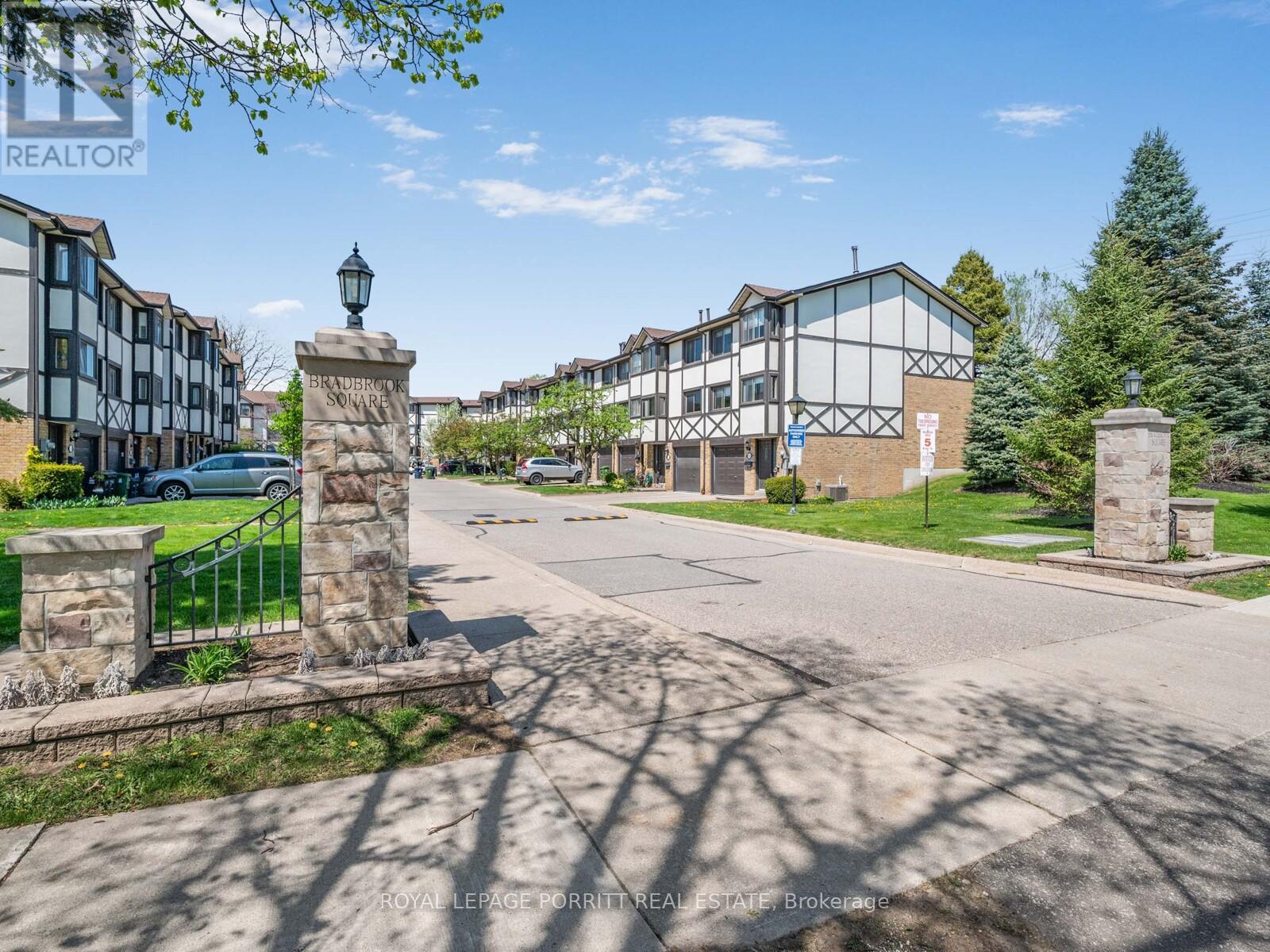 6 - 4 Bradbrook Road, Toronto, Ontario  M8Z 5V3 - Photo 3 - W12173663