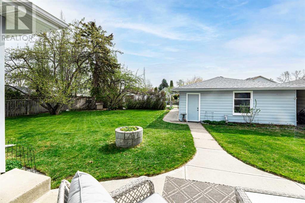 Property at 5825 45 Avenue image 5