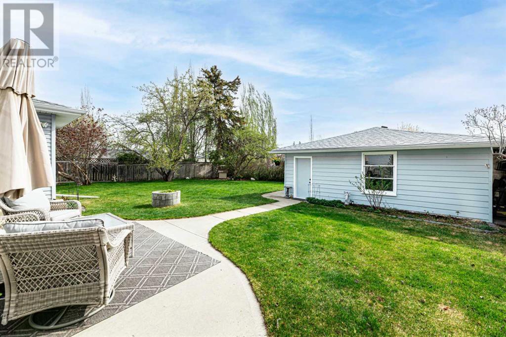 Property at 5825 45 Avenue image 4