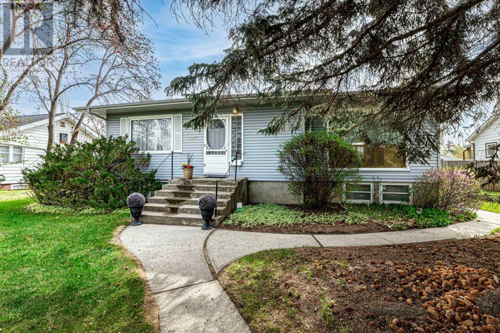 Property at 5825 45 Avenue image 3