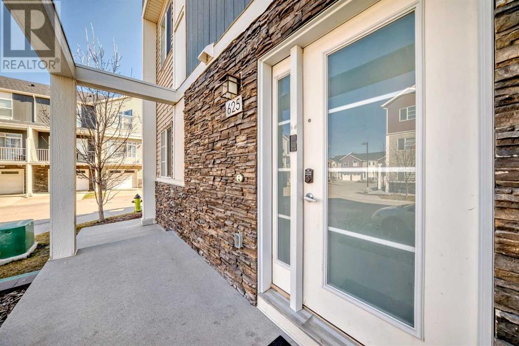 625 Redstone View Ne, Calgary, Alberta  T3N 1B5 - Photo 2 - A2214761