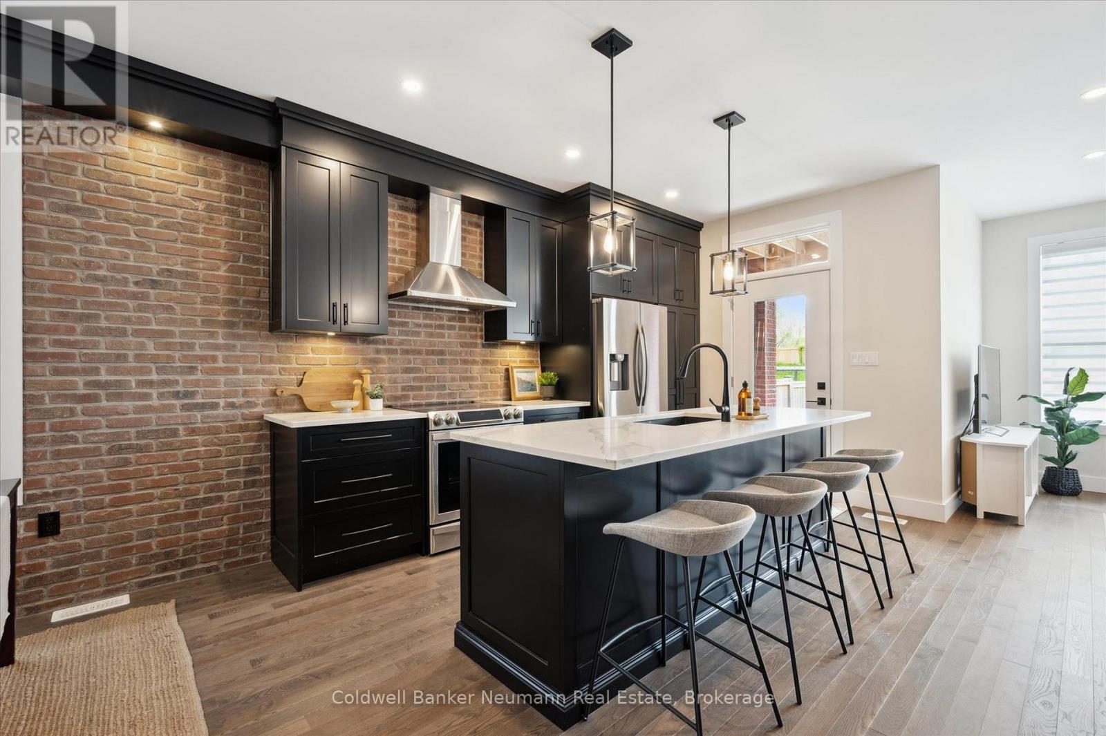 157 MORRIS STREET, Guelph, Ontario