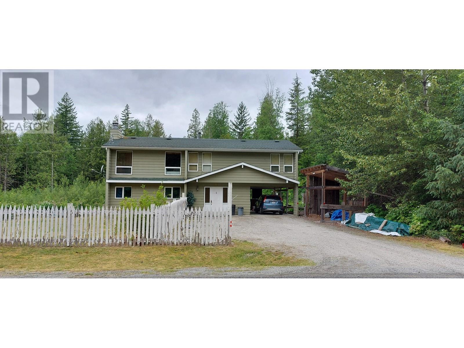 2362 Justin Road, Bella Coola, British Columbia  V0T 1H0 - Photo 1 - R3012491