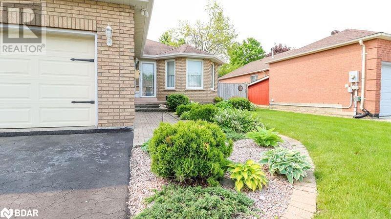 Property at 163 LIVINGSTONE Street W image 2