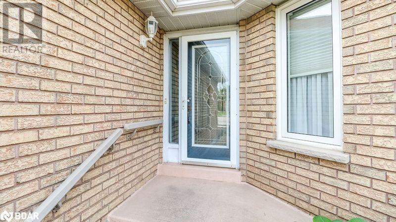 Property at 163 LIVINGSTONE Street W image 3