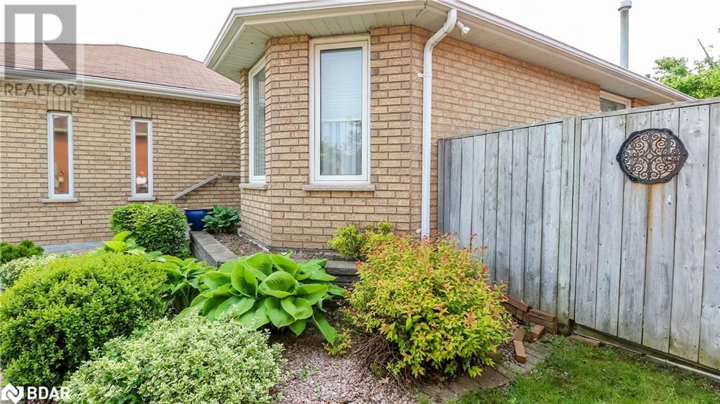 Property at 163 LIVINGSTONE Street W image 4
