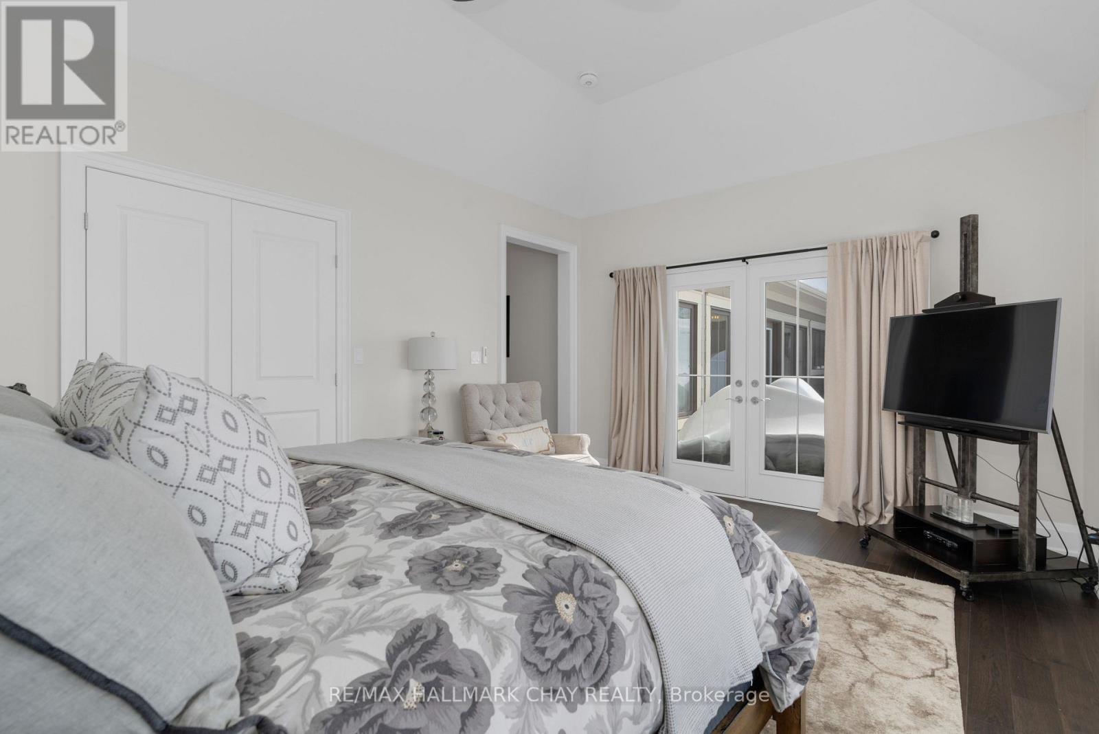 12 Thoroughbred Drive, Oro-Medonte, Ontario  L0K 1E0 - Photo 21 - S12002507