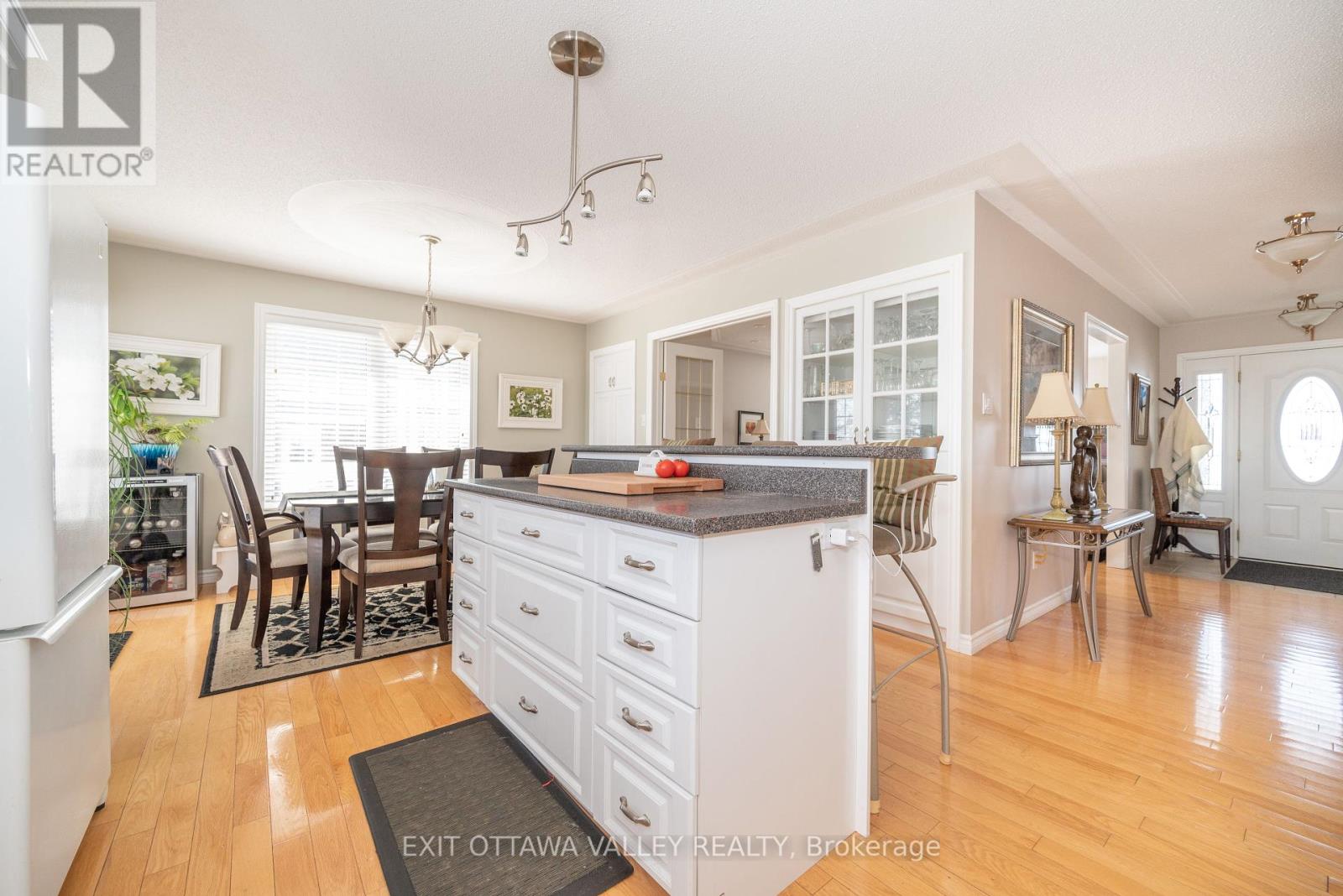 37 Lachance Trail, Whitewater Region, Ontario  K0J 1C0 - Photo 10 - X12022649