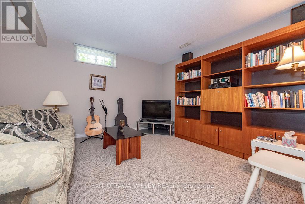 37 Lachance Trail, Whitewater Region, Ontario  K0J 1C0 - Photo 23 - X12022649
