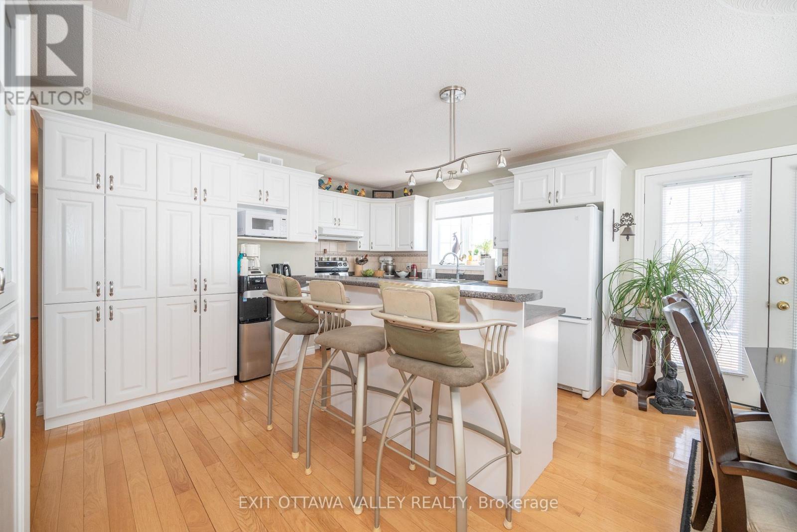 37 Lachance Trail, Whitewater Region, Ontario  K0J 1C0 - Photo 8 - X12022649