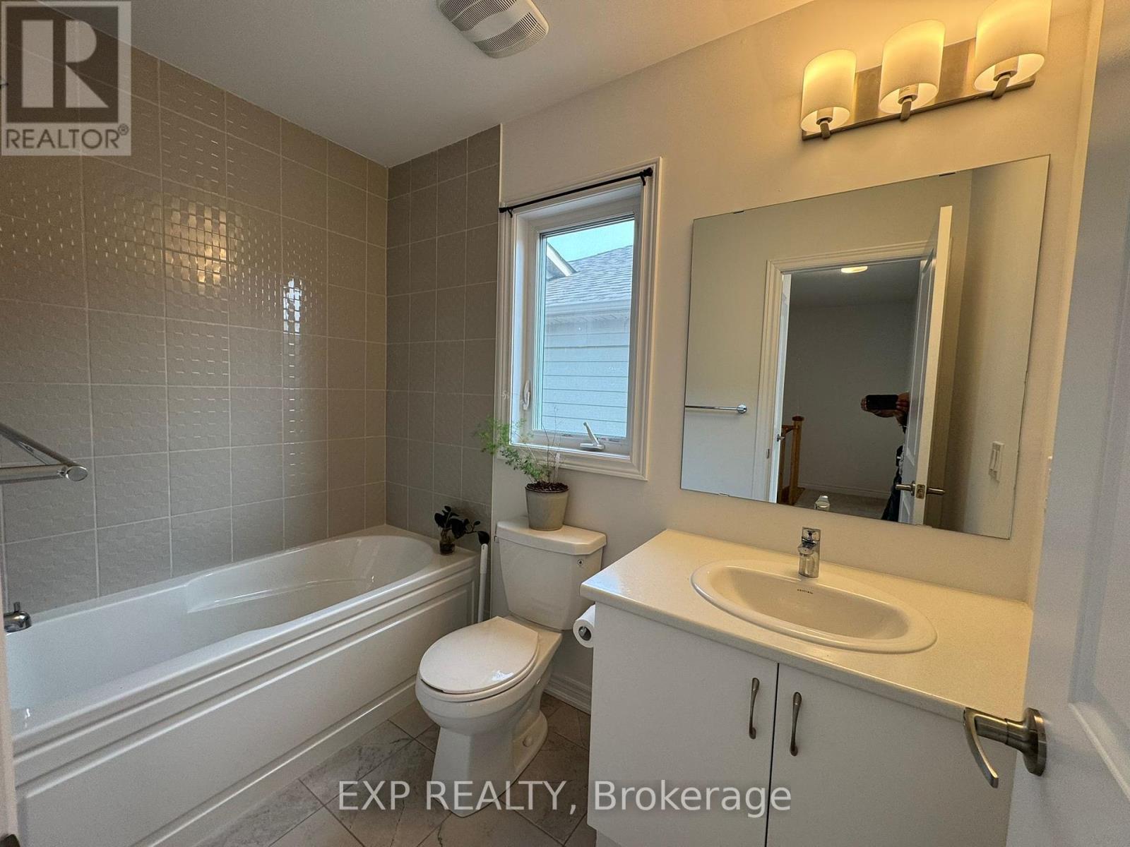 11788 Tenth Line, Whitchurch-Stouffville (Stouffville), Ontario  L4A 5G2 - Photo 16 - N12205428