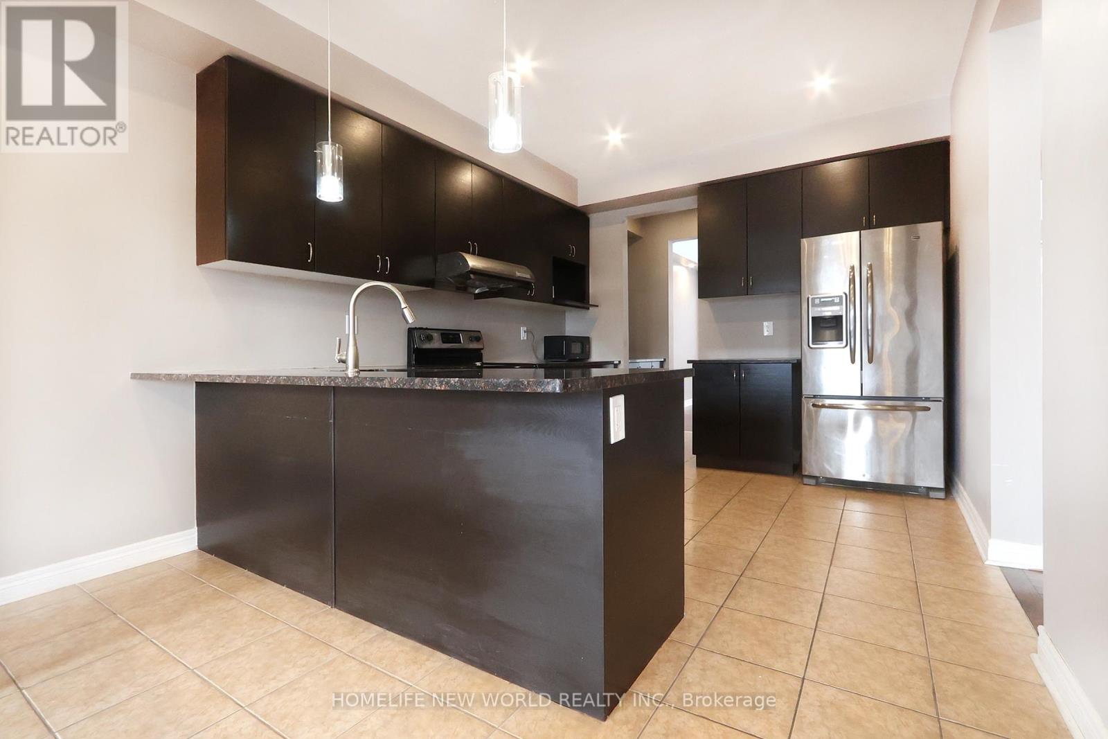 2 - 41 Pulpwood Crescent, Richmond Hill, Ontario  L4E 0V1 - Photo 10 - N12205434