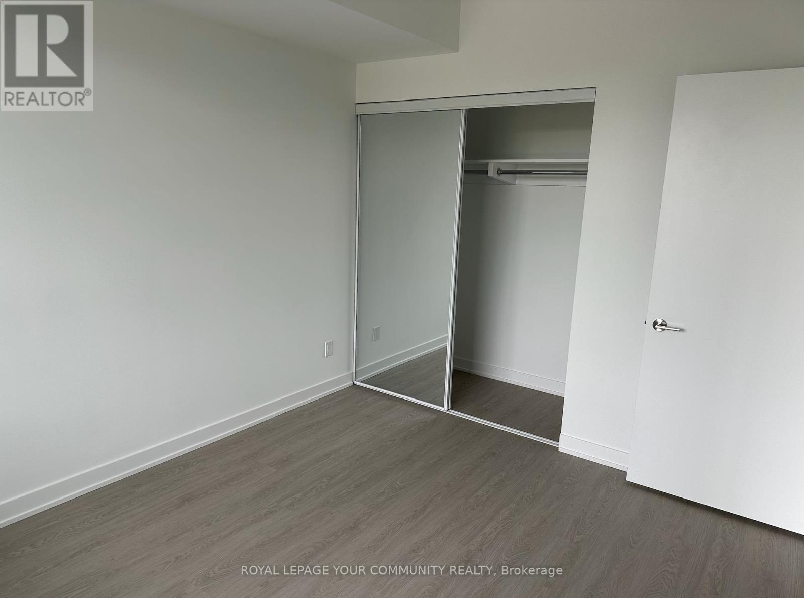303 - 8188 Yonge Street W, Vaughan, Ontario  L4J 1W5 - Photo 6 - N12205444