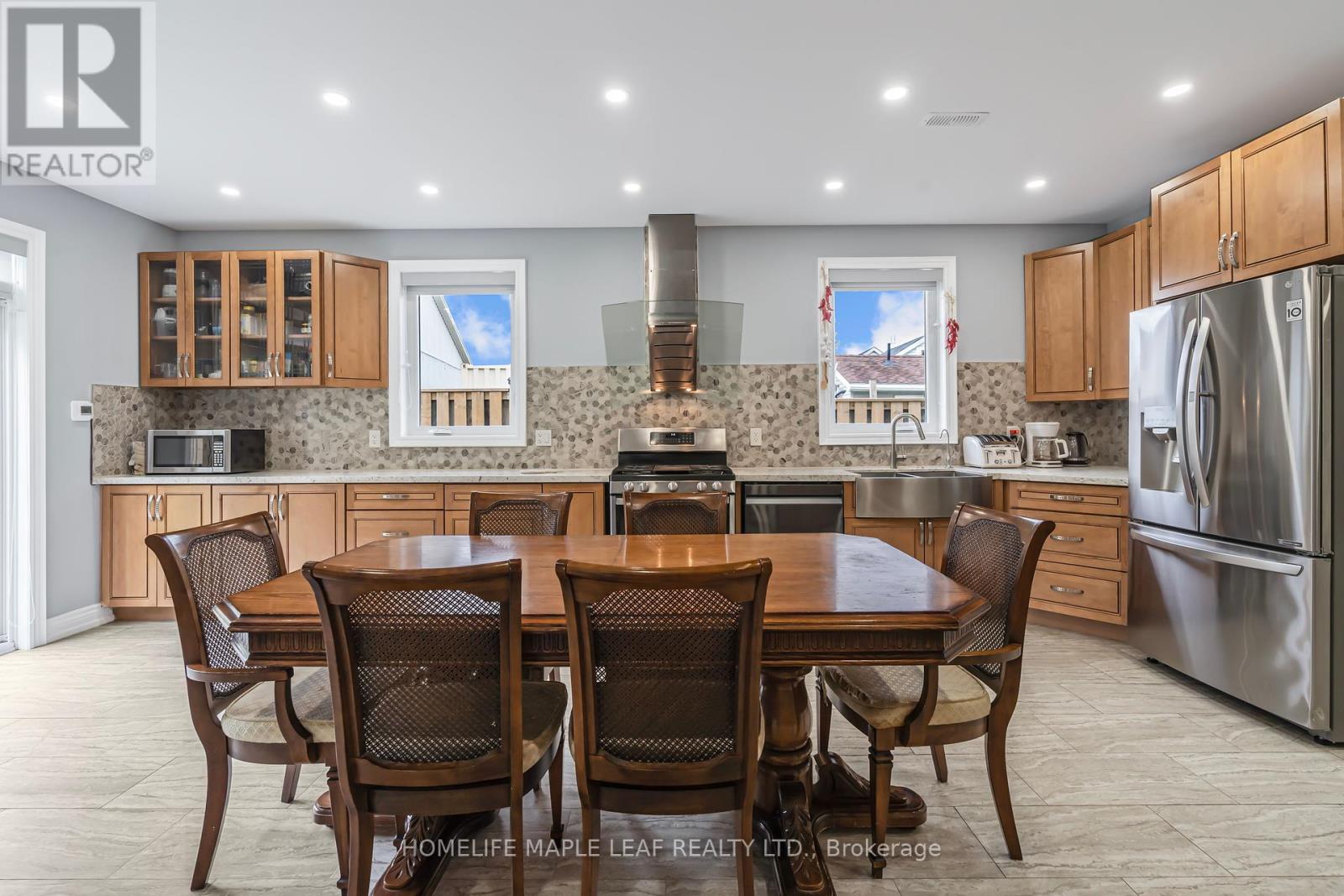 17 Middlebrook Road, Wasaga Beach, Ontario  L9Z 2Y6 - Photo 10 - S12205454