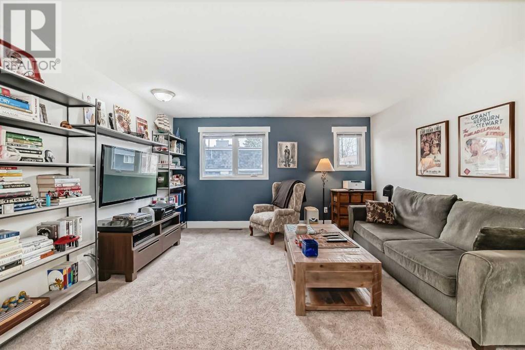 119 Pump Hill Bay Sw, Calgary, Alberta  T2V 4L6 - Photo 14 - A2204916