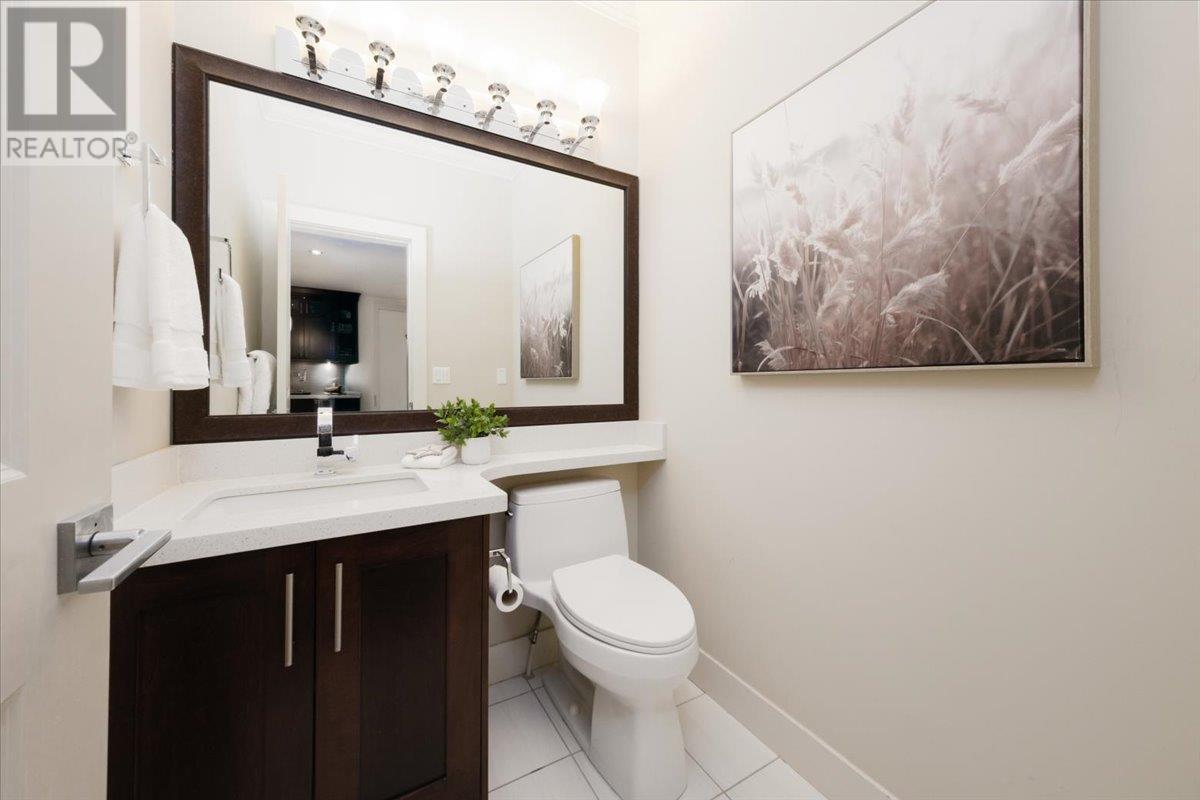 640 W 15th Street, North Vancouver, British Columbia  V7M 1S9 - Photo 11 - R3004241