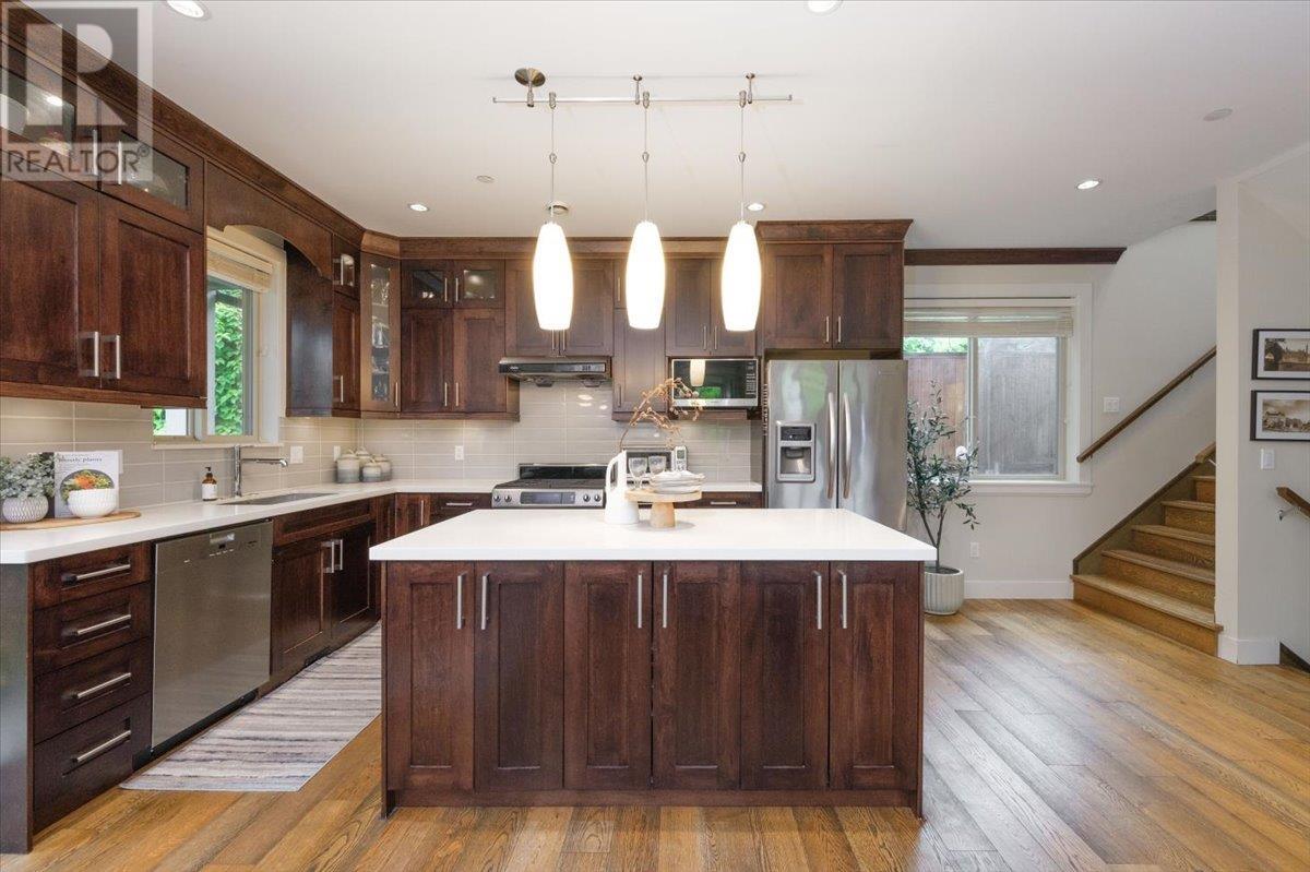 640 W 15th Street, North Vancouver, British Columbia  V7M 1S9 - Photo 8 - R3004241