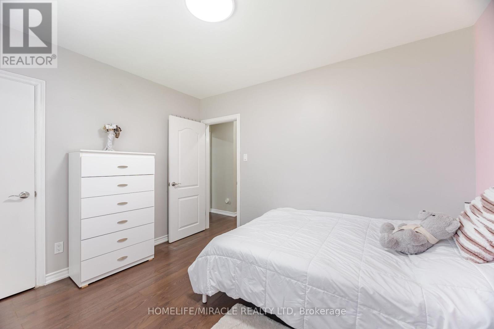 41 Bradstock Road, Toronto, Ontario  M9M 1M9 - Photo 21 - W12205427