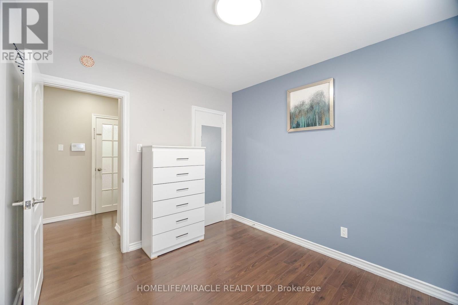 41 Bradstock Road, Toronto, Ontario  M9M 1M9 - Photo 23 - W12205427