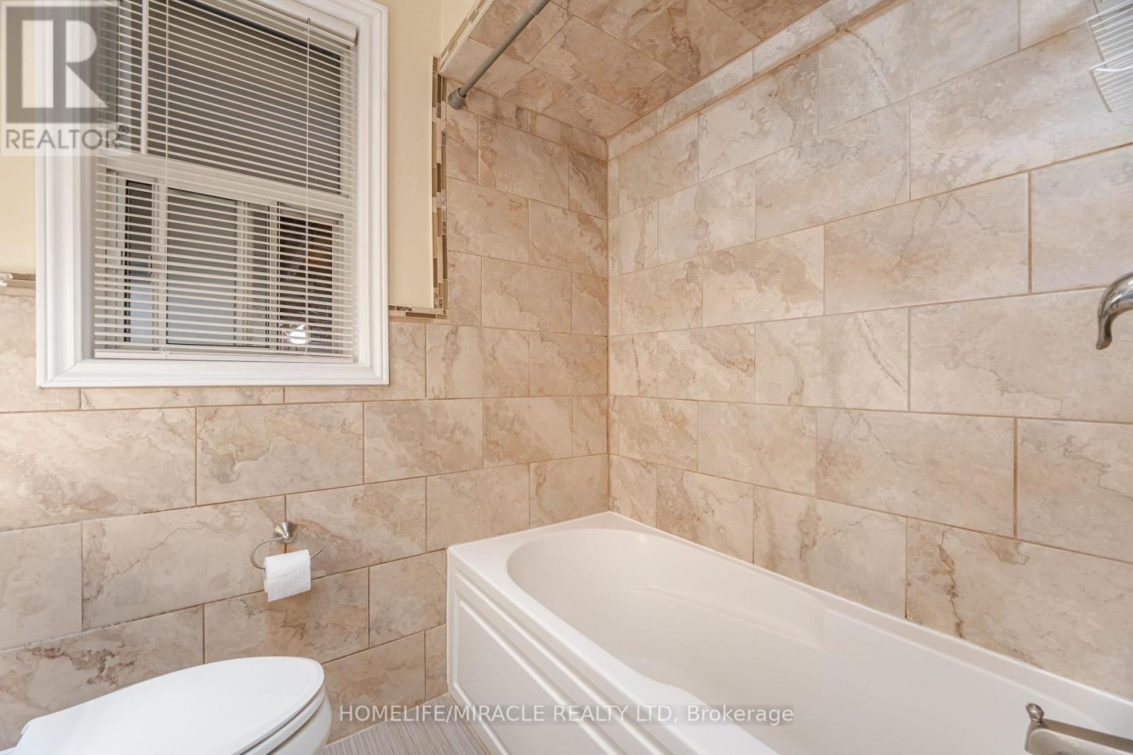 41 Bradstock Road, Toronto, Ontario  M9M 1M9 - Photo 25 - W12205427