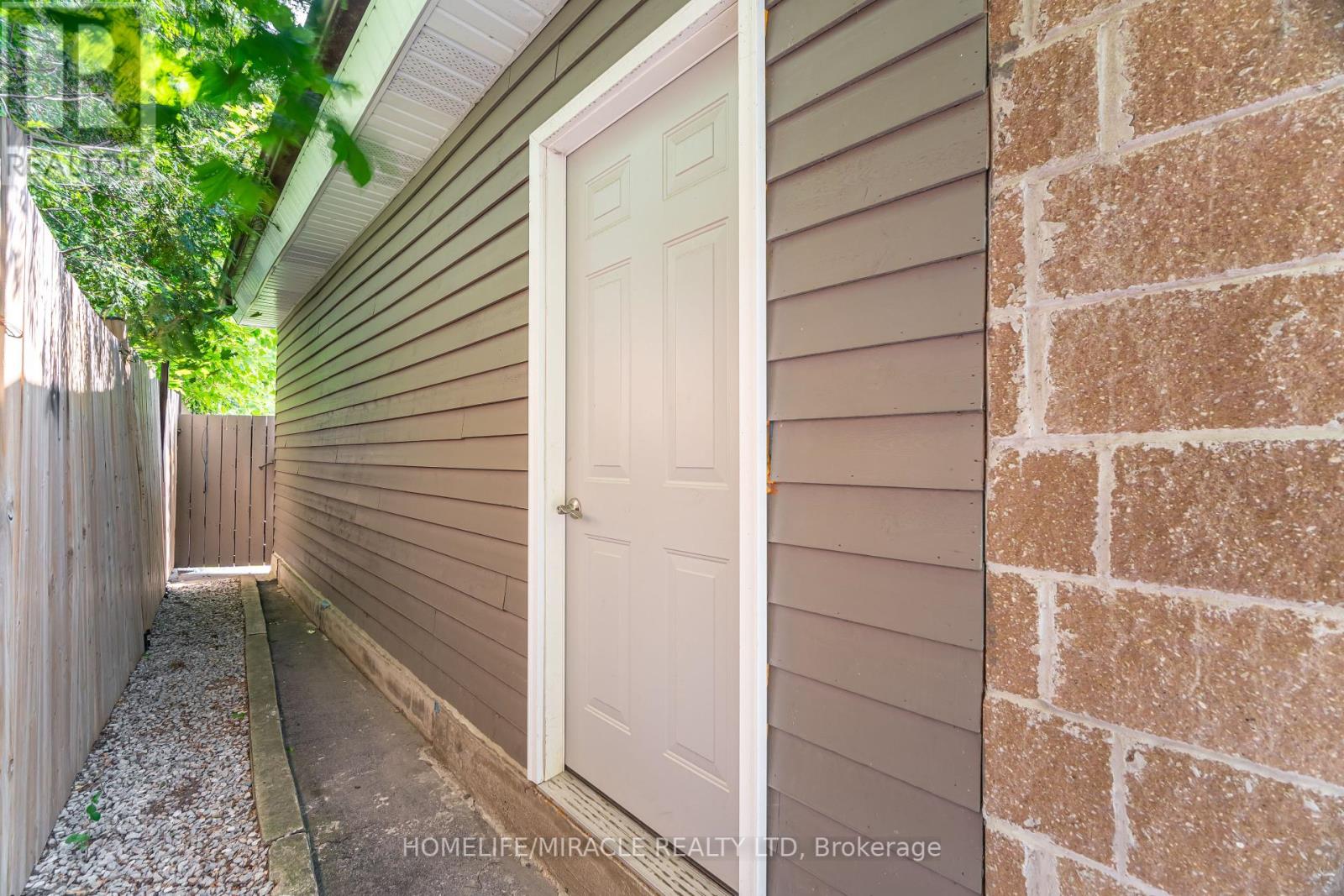 41 Bradstock Road, Toronto, Ontario  M9M 1M9 - Photo 26 - W12205427