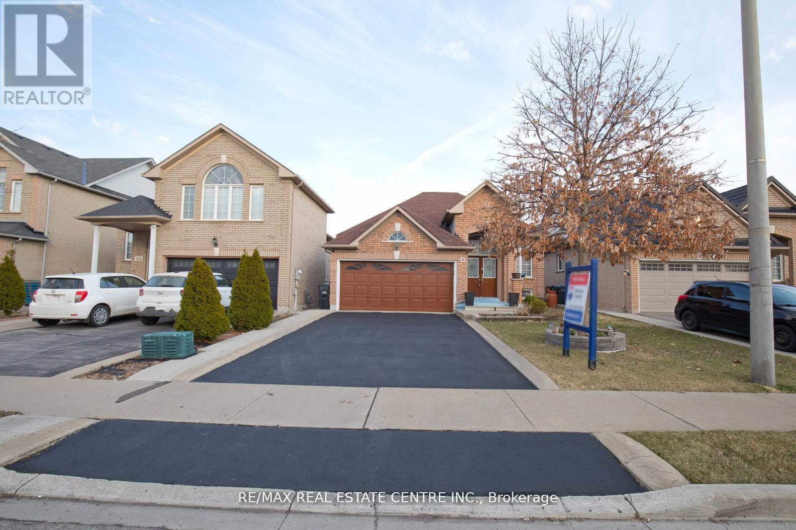 32 Pappain Crescent, Brampton, Ontario  L7A 3J8 - Photo 1 - W12205341
