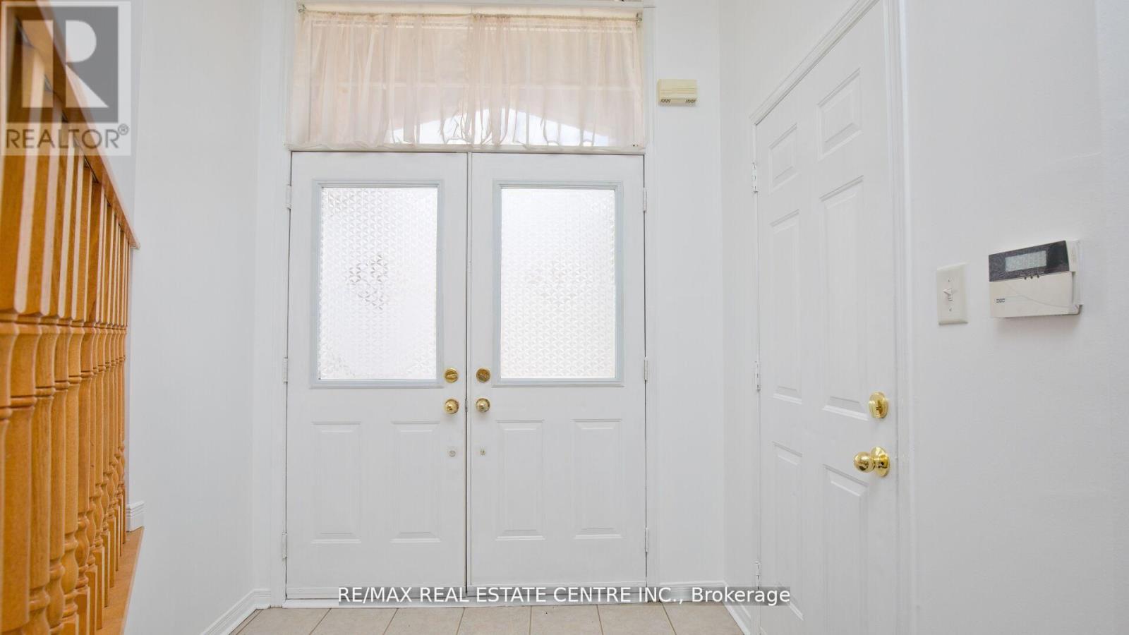 32 Pappain Crescent, Brampton (Snelgrove), Ontario  L7A 3J8 - Photo 10 - W12205341