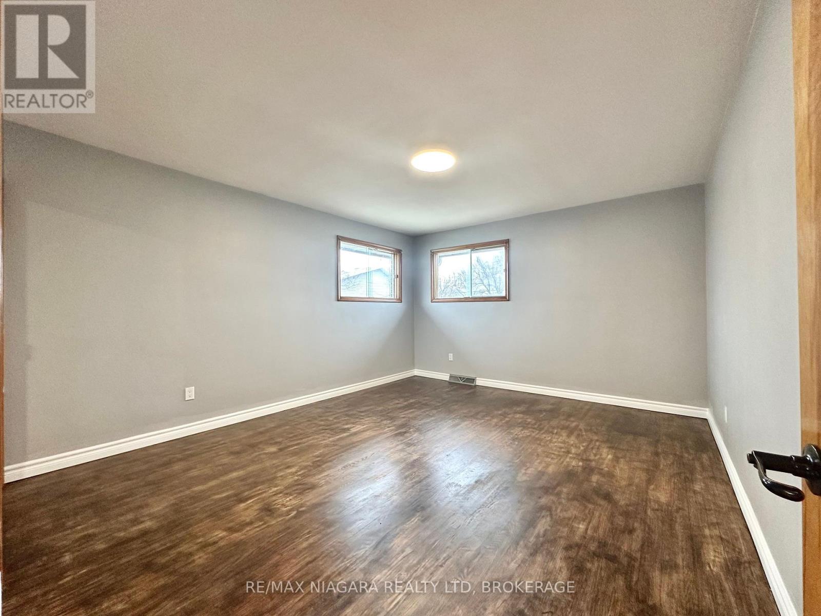 114 Catherine Street, Fort Erie, Ontario  L2A 2H6 - Photo 11 - X12205465