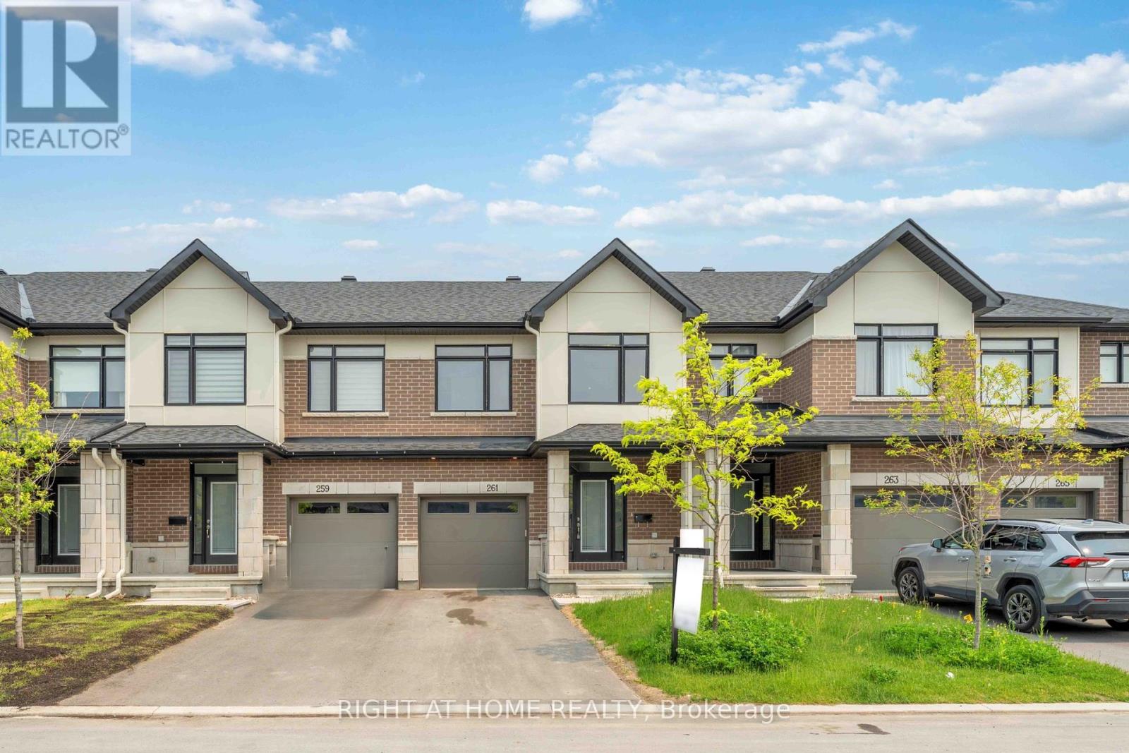 261 Finsbury Avenue, Ottawa, Ontario  K2S 2Y2 - Photo 1 - X12205462