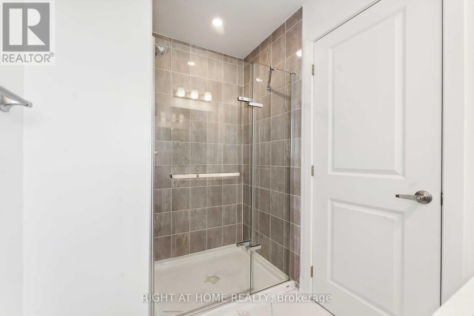 261 Finsbury Avenue, Ottawa, Ontario  K2S 2Y2 - Photo 10 - X12205462