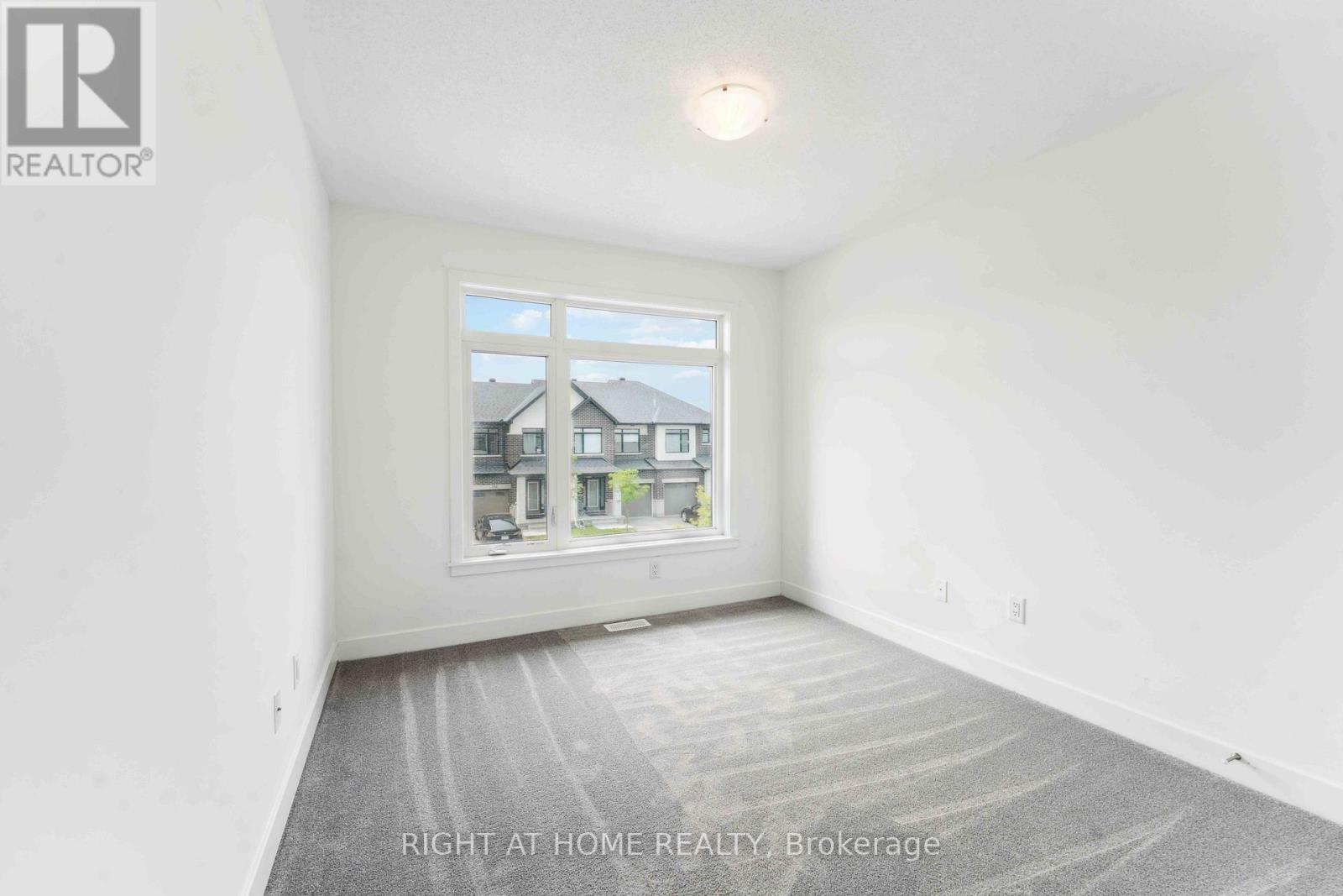 261 Finsbury Avenue, Ottawa, Ontario  K2S 2Y2 - Photo 13 - X12205462