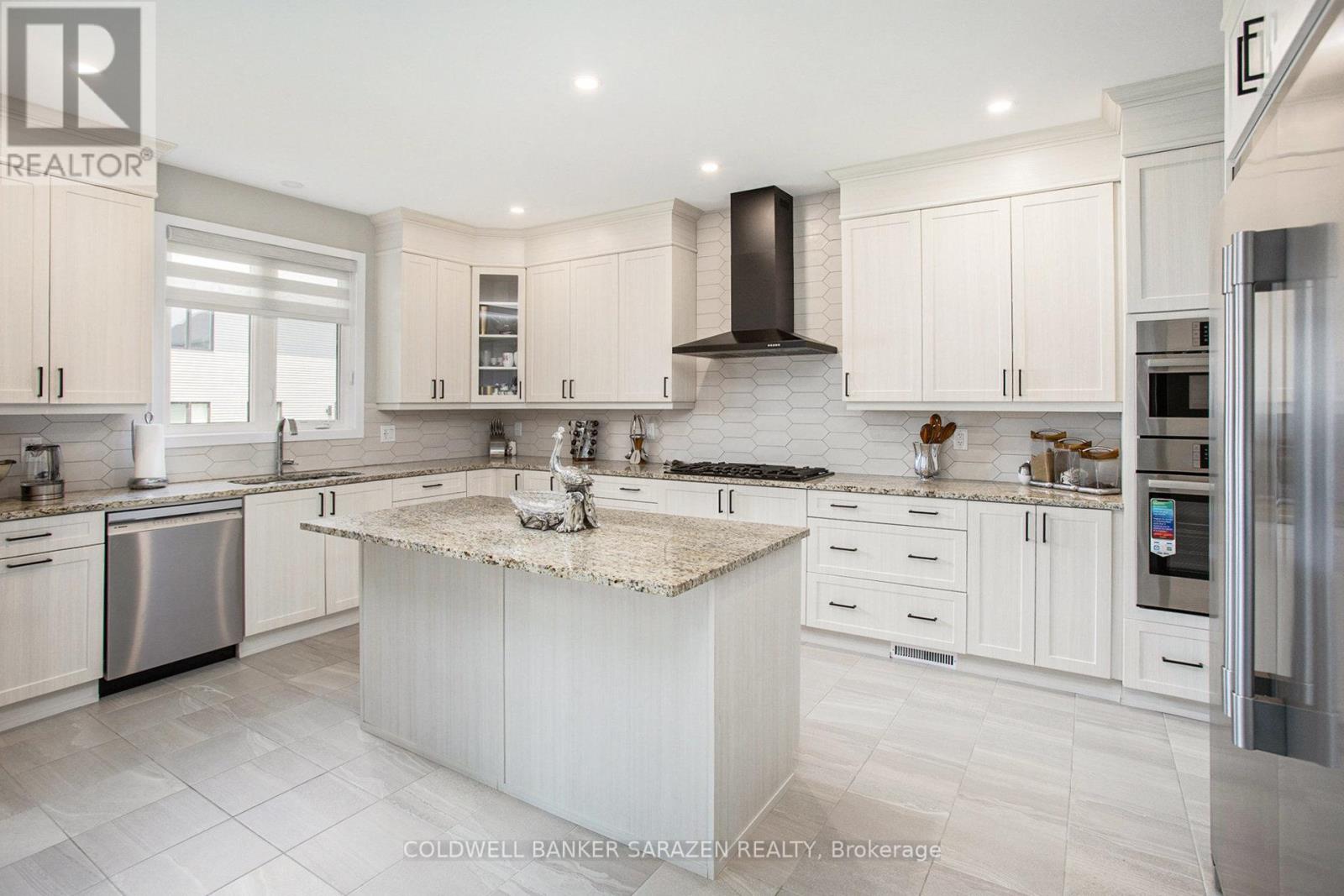 28 Dun Skipper Drive, Ottawa, Ontario  K1X 0J3 - Photo 10 - X12205480