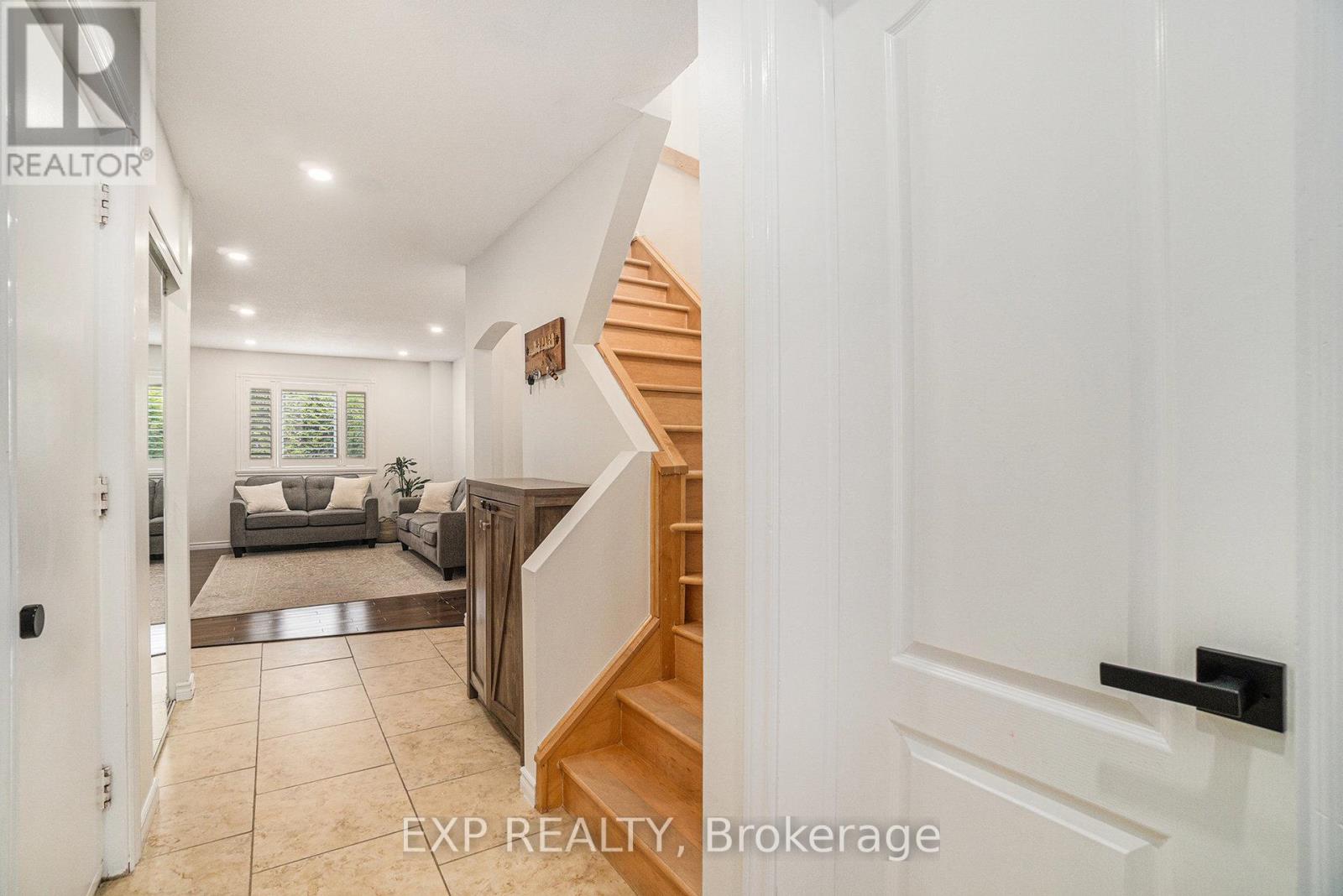 5 Benlark Road, Ottawa, Ontario  K2J 2L5 - Photo 4 - X12202951