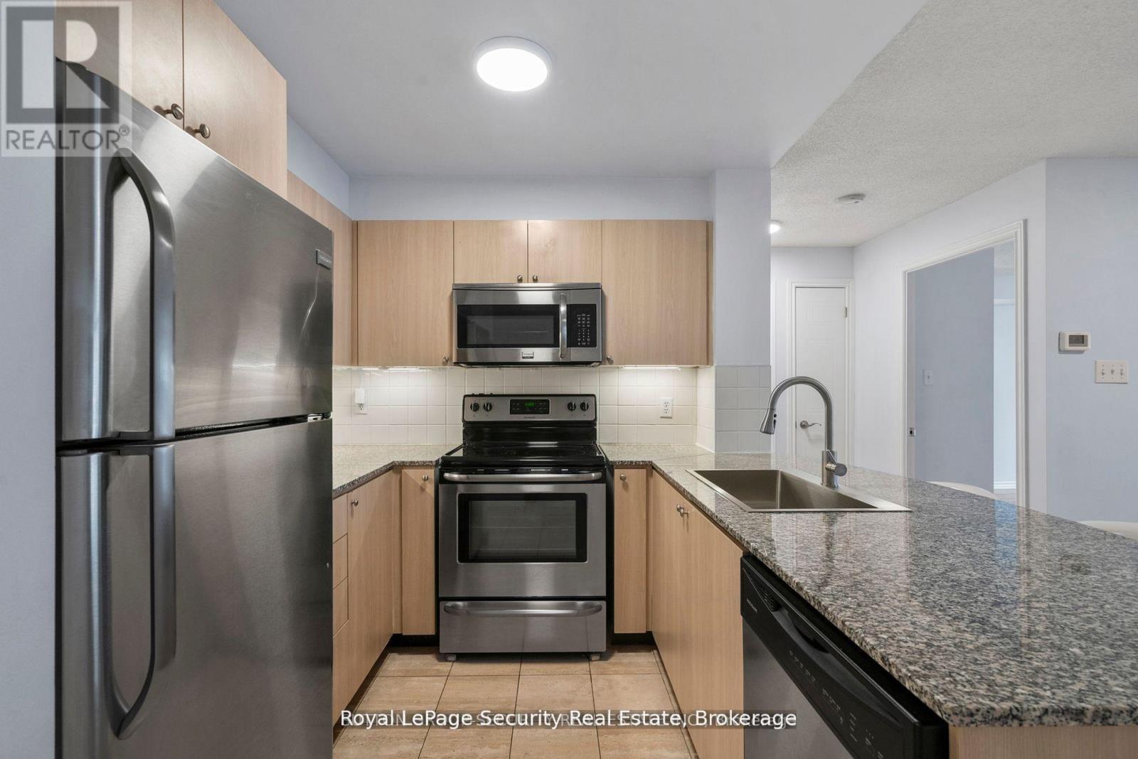 908 - 105 Victoria Street, Toronto, Ontario  M5C 3B4 - Photo 8 - C12205479