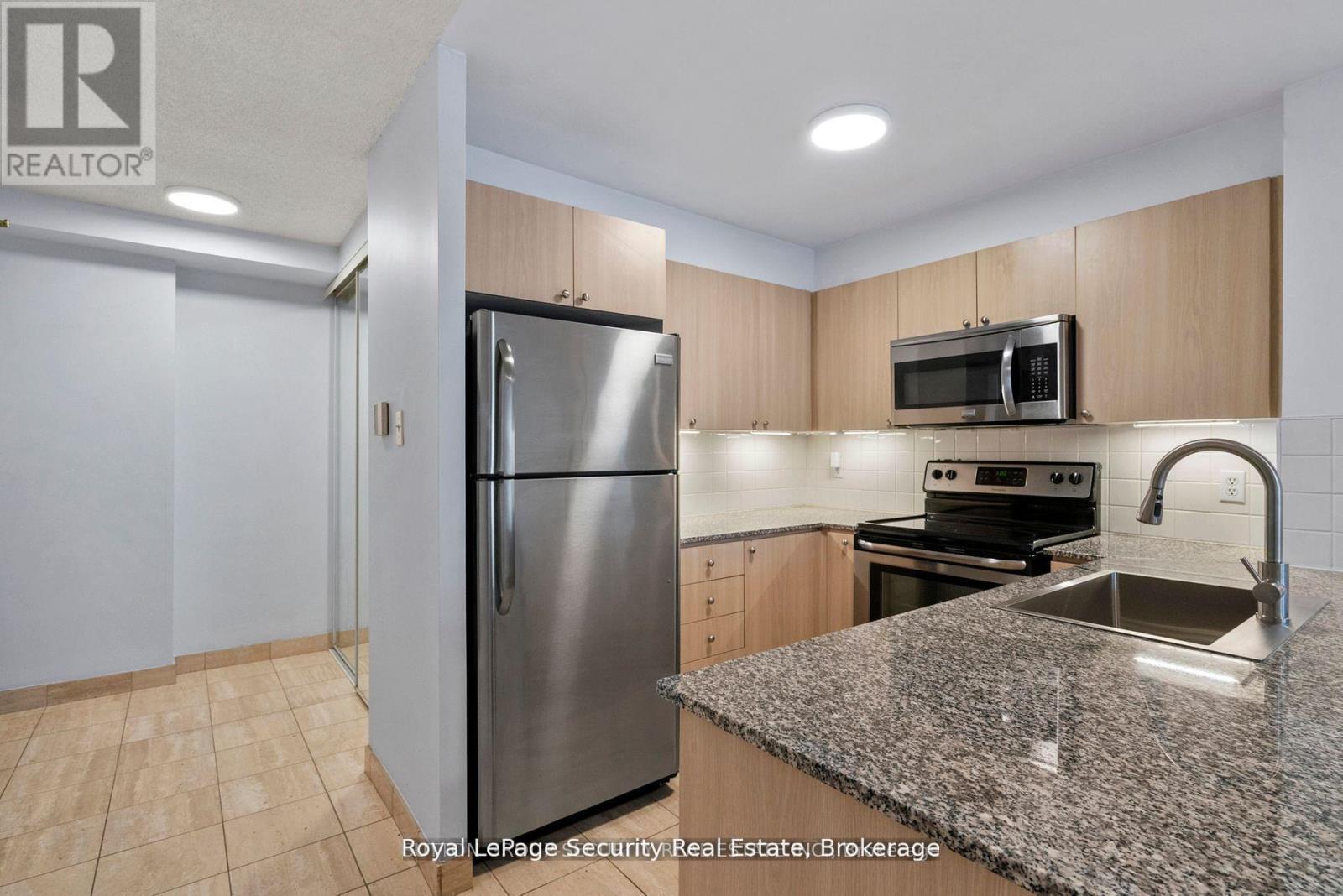 908 - 105 Victoria Street, Toronto, Ontario  M5C 3B4 - Photo 9 - C12205479