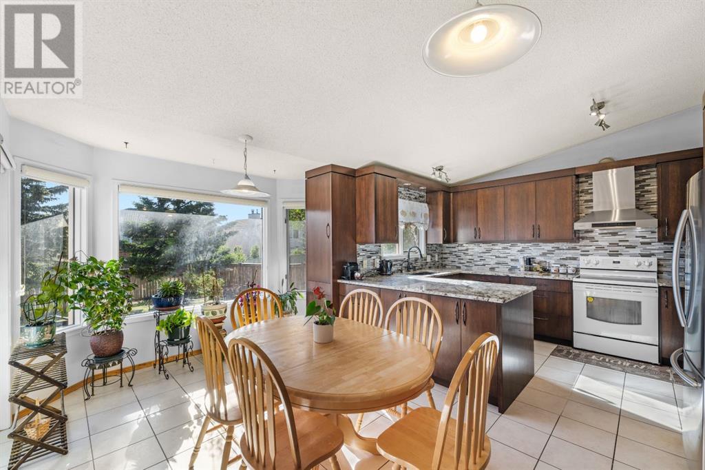 6206 Sierra Morena Boulevard Sw, Calgary, Alberta  T3H 2X8 - Photo 10 - A2226069