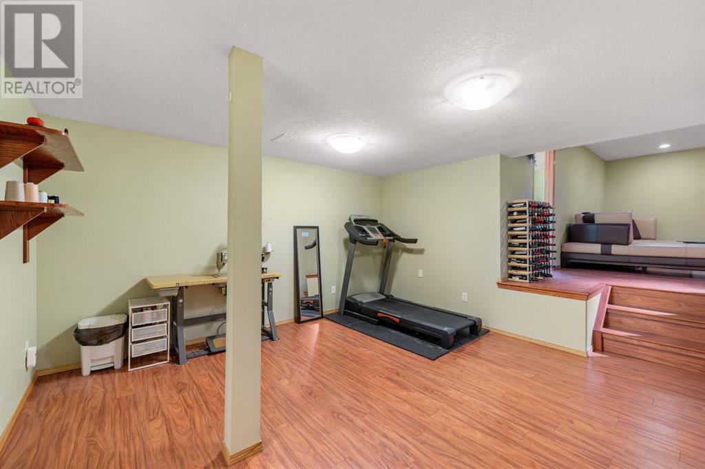 6206 Sierra Morena Boulevard Sw, Calgary, Alberta  T3H 2X8 - Photo 37 - A2226069