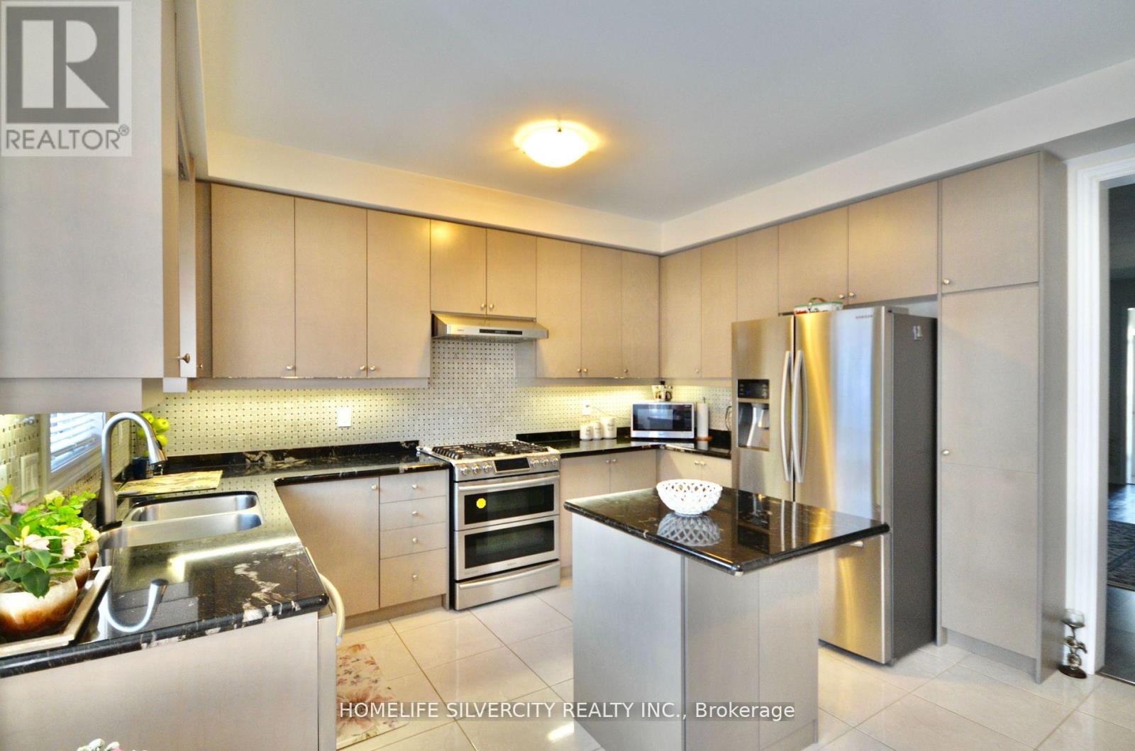 494 George Ryan Avenue, Oakville, Ontario  L6H 0S5 - Photo 13 - W12127533
