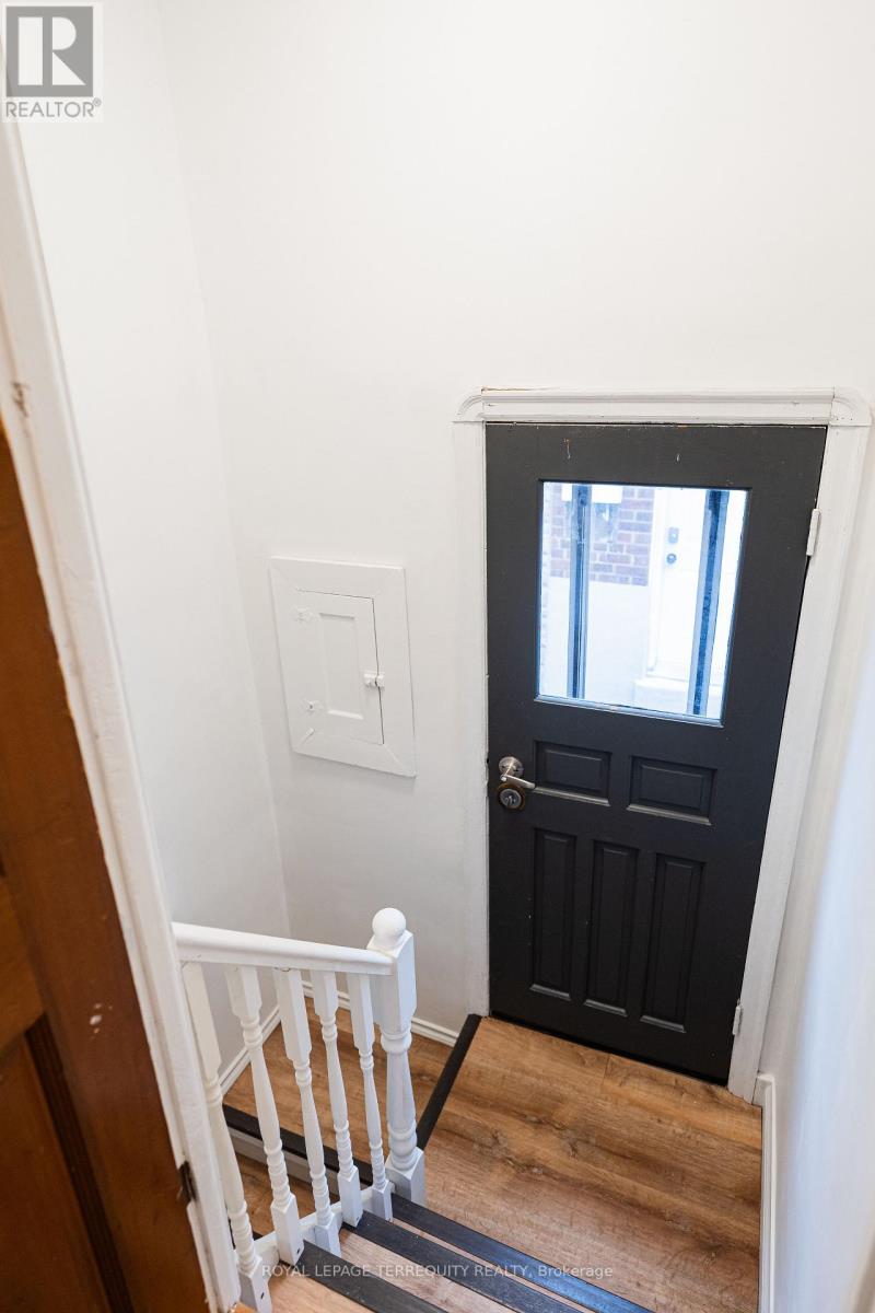 968 Castlefield Avenue, Toronto, Ontario  M6B 1E2 - Photo 8 - W12204889
