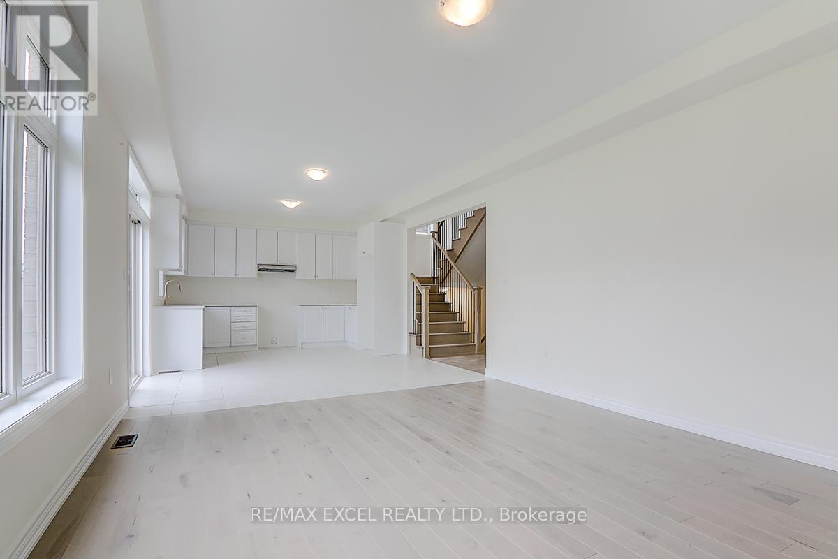 40 Bostock Drive, Georgina, Ontario  L4P 0S5 - Photo 17 - N12205477