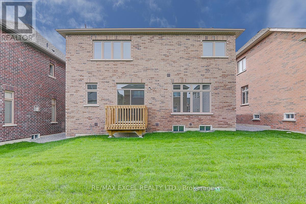 40 Bostock Drive, Georgina, Ontario  L4P 0S5 - Photo 5 - N12205477