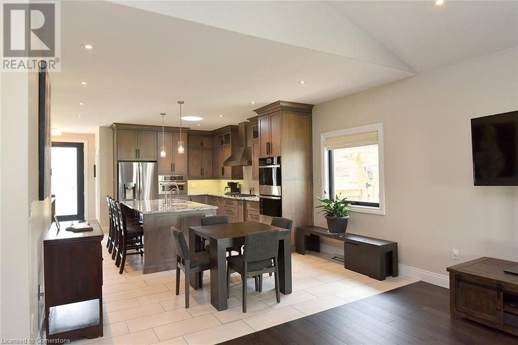 19 Dyment Court, Hamilton, Ontario  L9G 0E1 - Photo 8 - 40733316