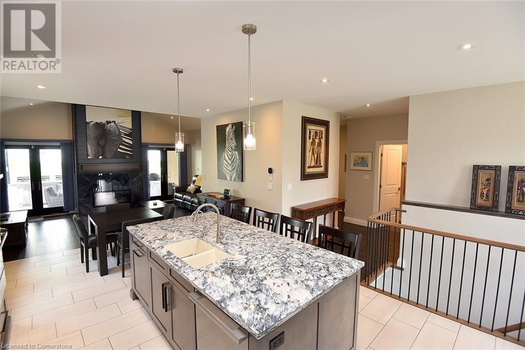 19 Dyment Court, Hamilton, Ontario  L9G 0E1 - Photo 9 - 40733316