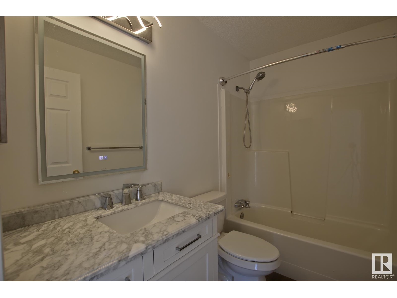 8021 17a Av Nw, Edmonton, Alberta  T6K 4E1 - Photo 25 - E4429606