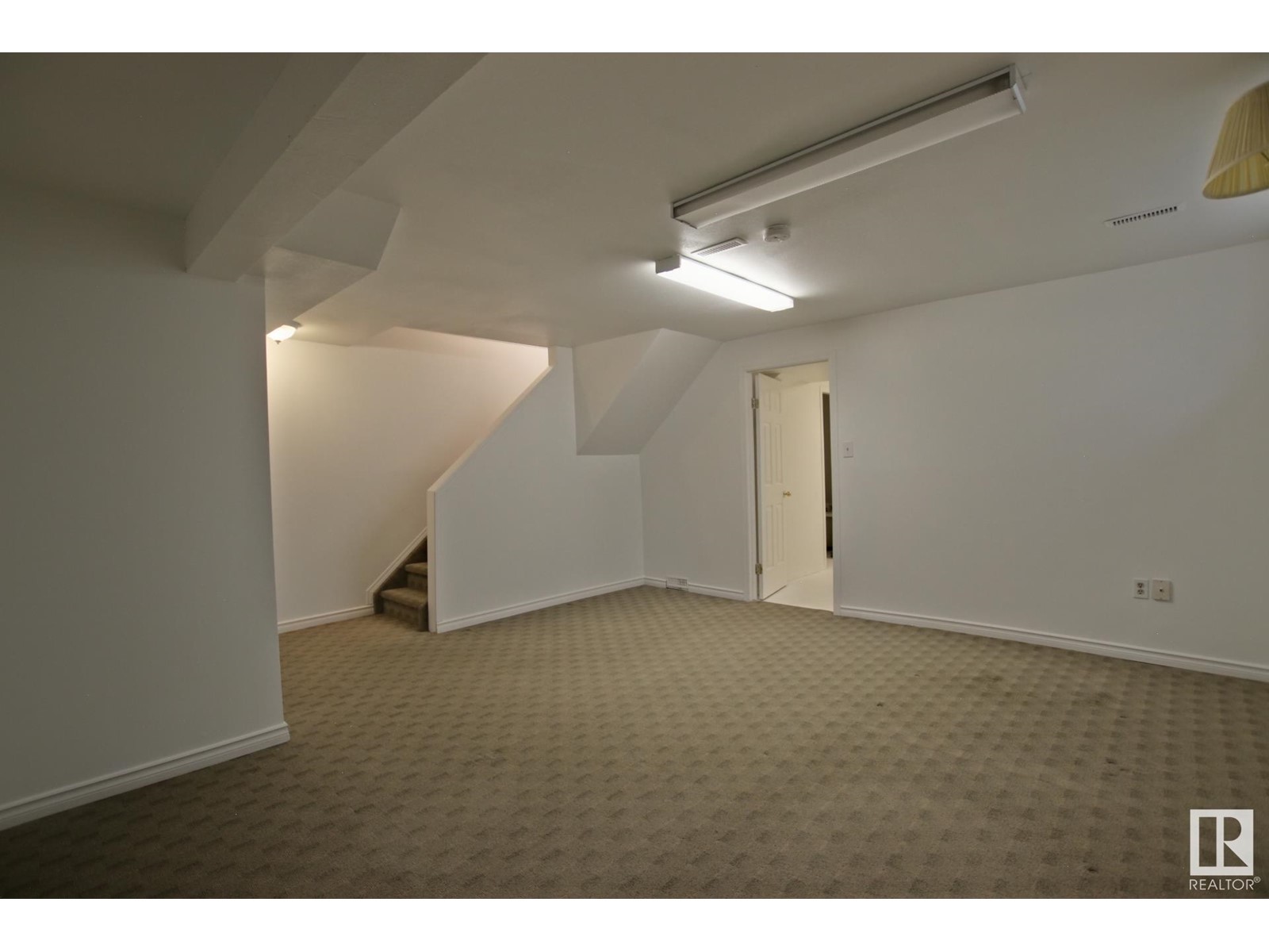 8021 17a Av Nw, Edmonton, Alberta  T6K 4E1 - Photo 34 - E4429606