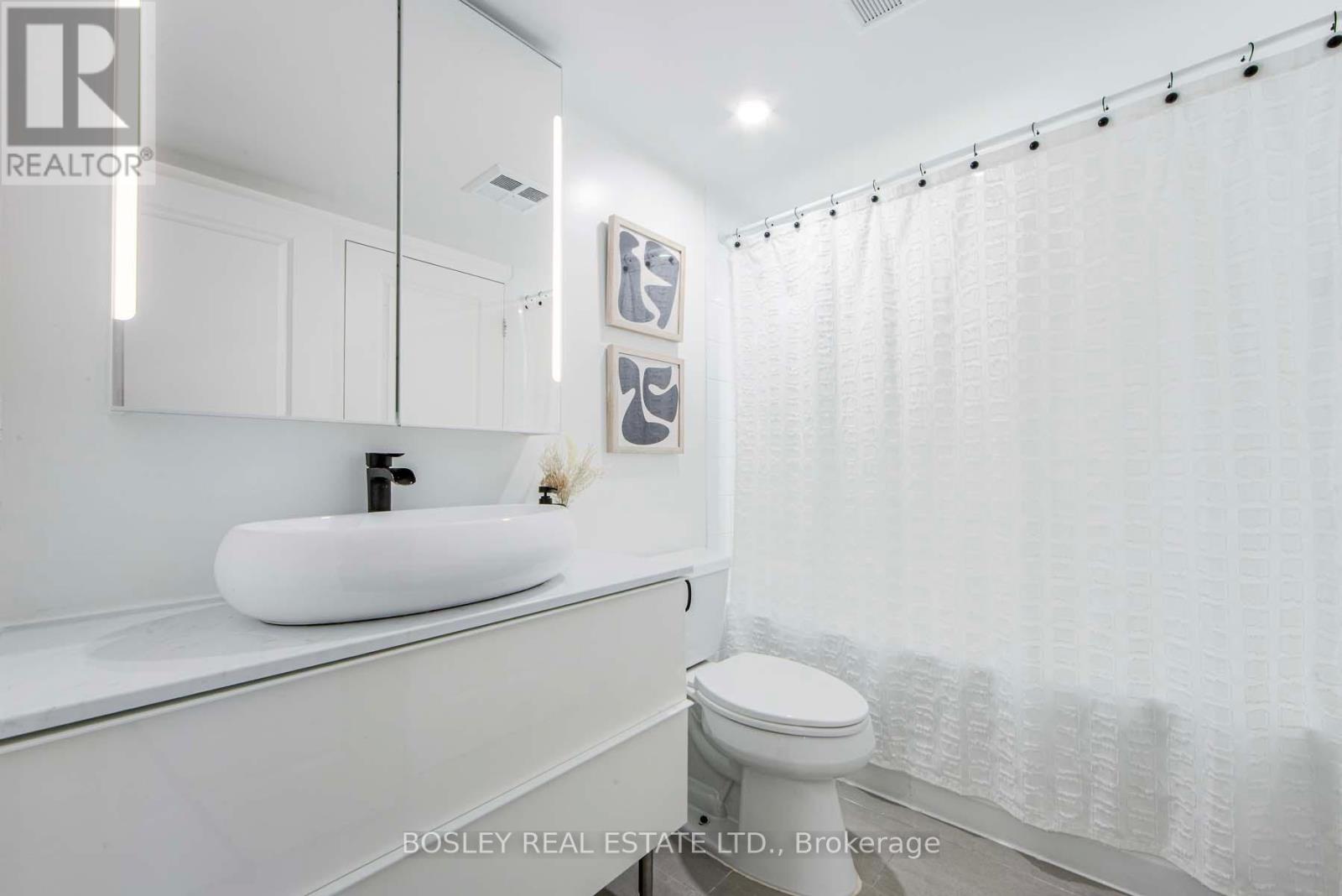 1407 - 11 St Joseph Street, Toronto, Ontario  M4Y 3G4 - Photo 17 - C12188400