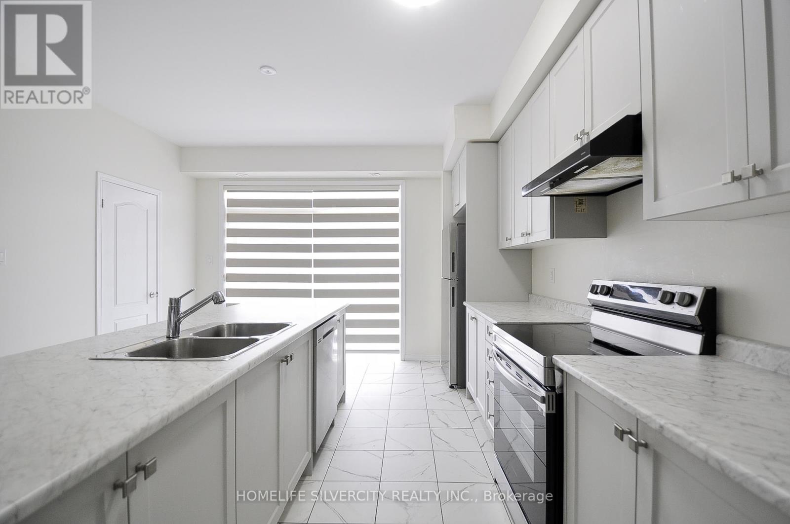87 Holder Drive, Brantford, Ontario  N3T 0W3 - Photo 8 - X12205461